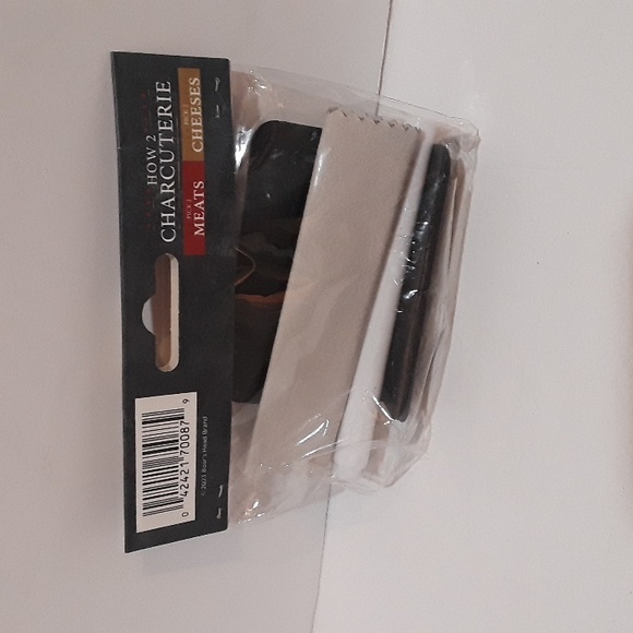 4 NEW BOAR's HEAD CHARCUTERIE BOARD SIGNS CUTTING BOARD FOOD DISPLAY GREASE PEN - Picture 3 of 3